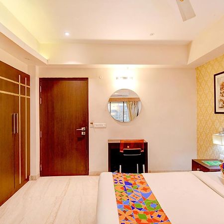 כלכותה Hotel Radiant מראה חיצוני תמונה