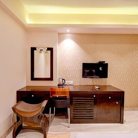 כלכותה Hotel Radiant מראה חיצוני תמונה