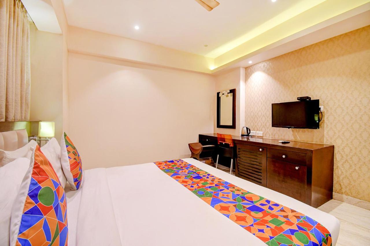 כלכותה Hotel Radiant מראה חיצוני תמונה