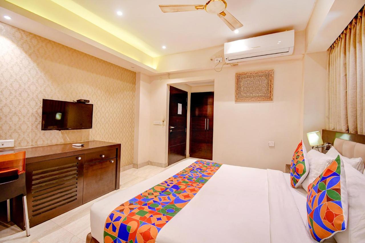 כלכותה Hotel Radiant מראה חיצוני תמונה
