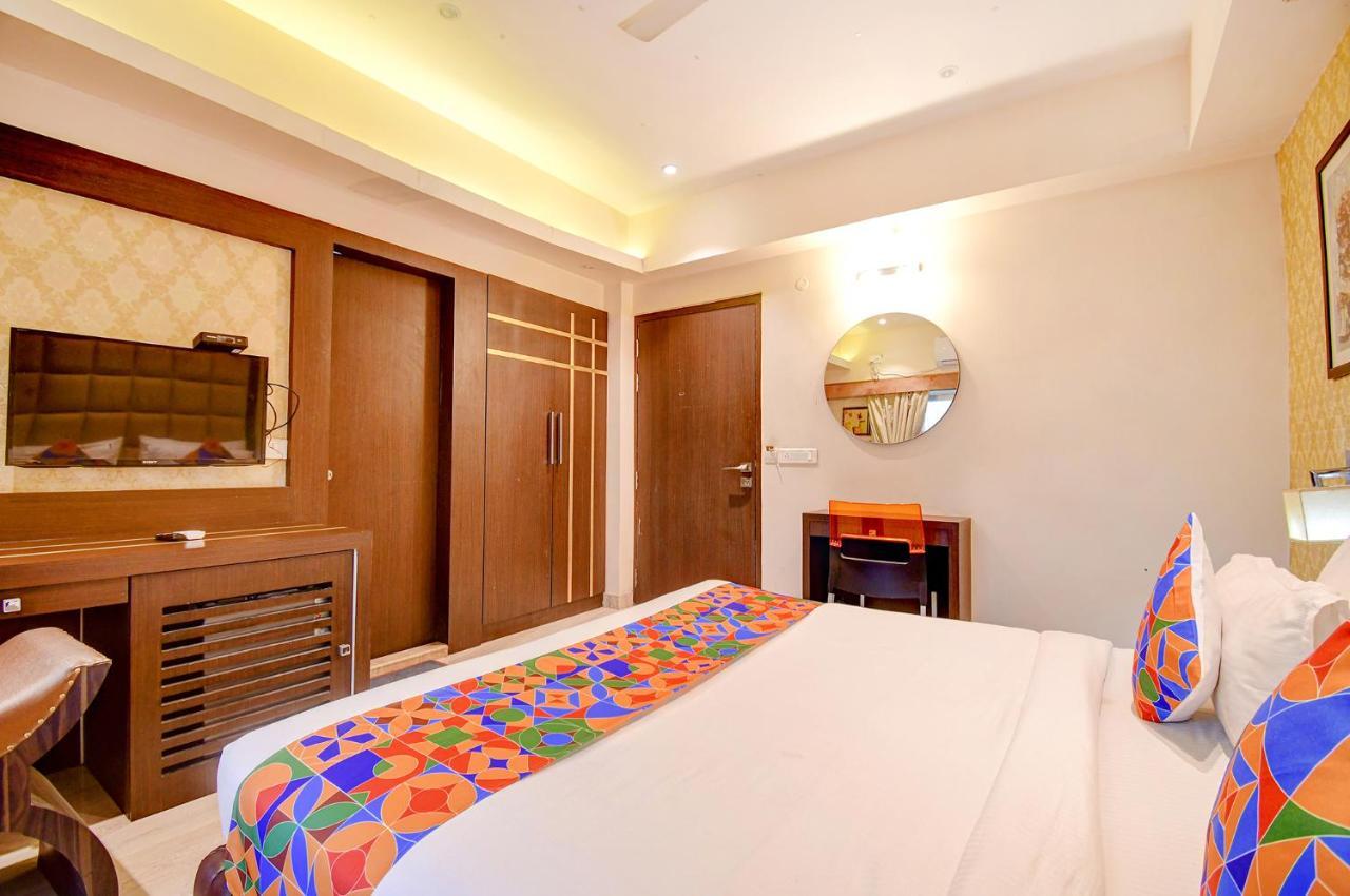 כלכותה Hotel Radiant מראה חיצוני תמונה
