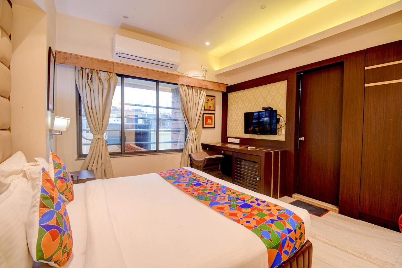 כלכותה Hotel Radiant מראה חיצוני תמונה