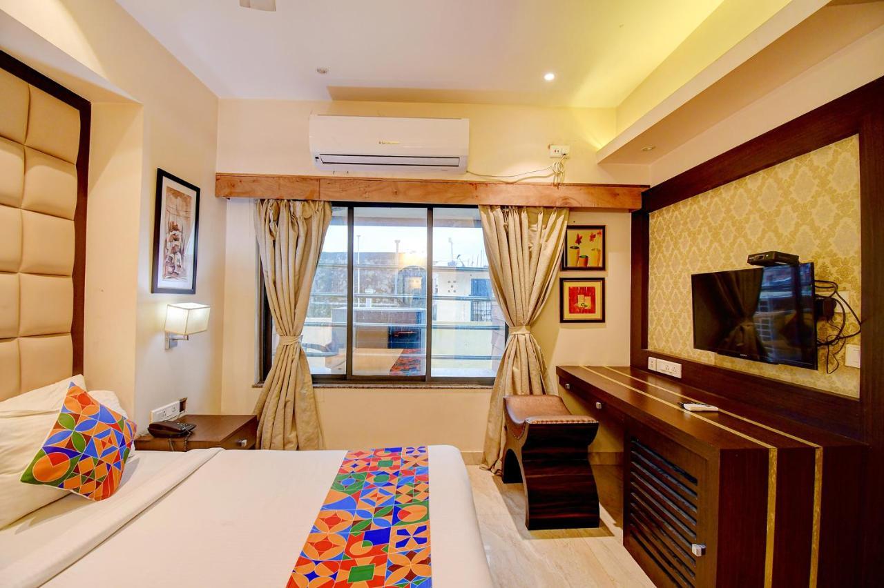 כלכותה Hotel Radiant מראה חיצוני תמונה