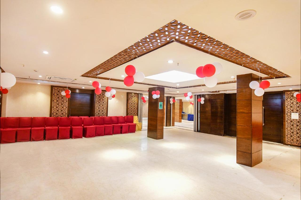 כלכותה Hotel Radiant מראה חיצוני תמונה