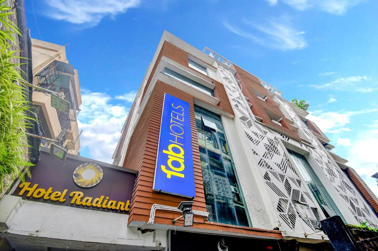 כלכותה Hotel Radiant מראה חיצוני תמונה